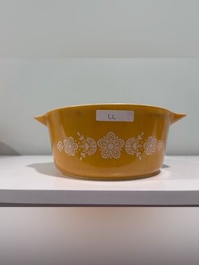 Pyrex Butterfly Gold 475 Vintage-Style Yellow Floral Baking Dish
